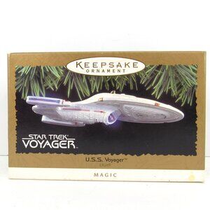 Hallmark Keepsake Ornament Star Trek Voyager U.S.S. Voyager Light Magic 1996